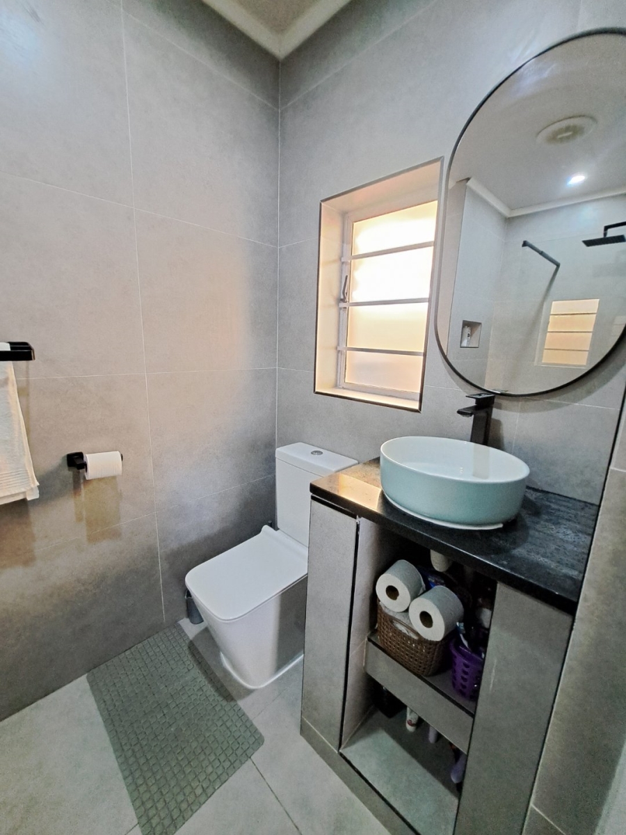 4 Bedroom Property for Sale in Lansdowne Western Cape